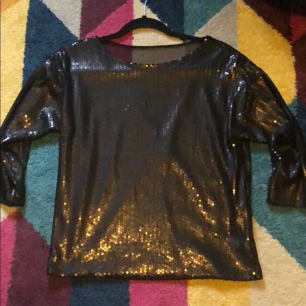 Line & Dot sequin top